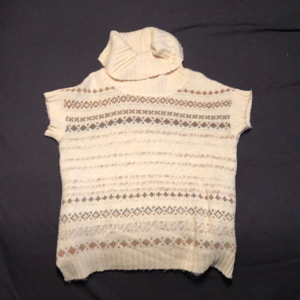 White/cream t shirt sweater